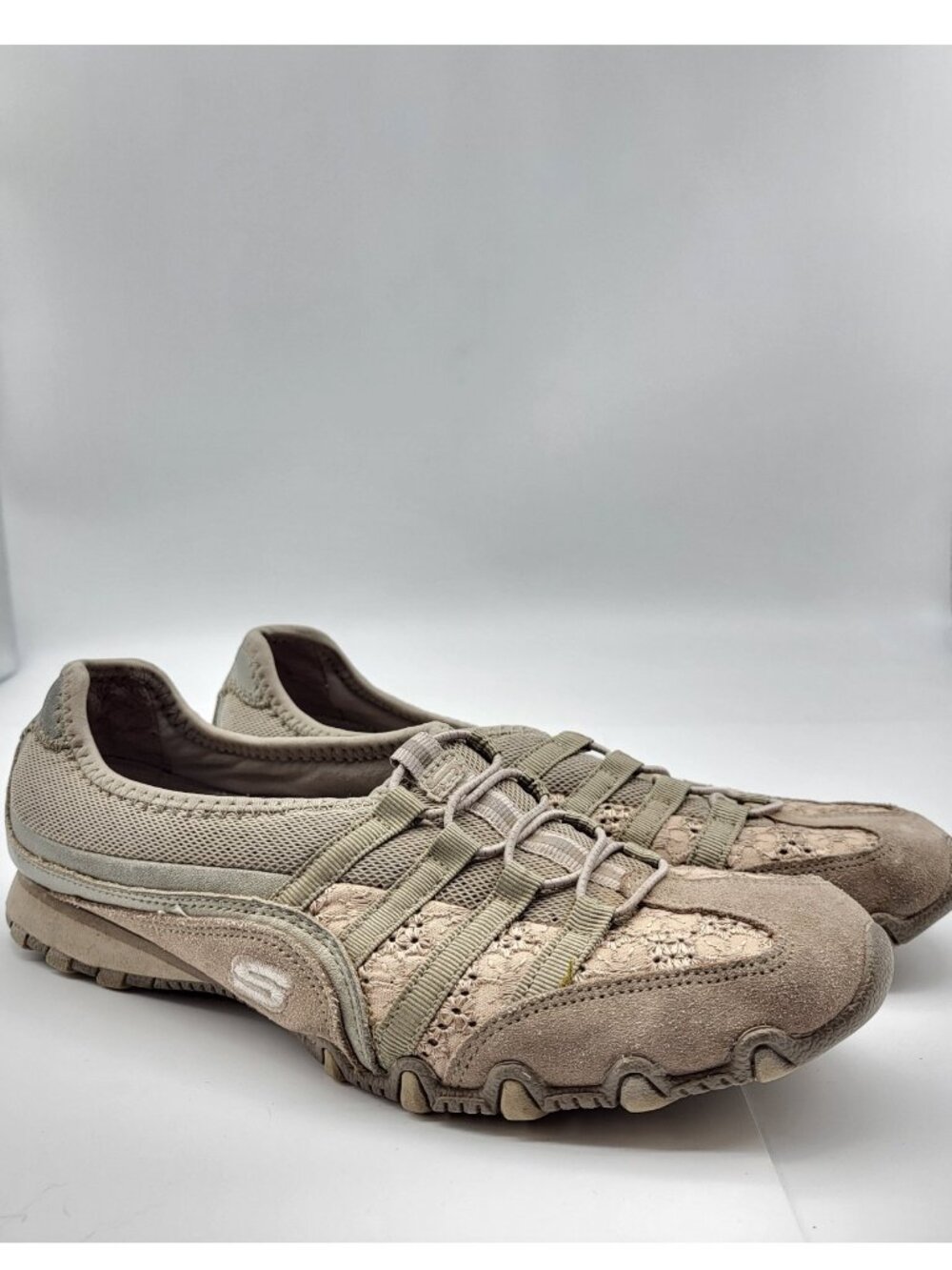 Skechers Women's 8.5 Taupe Leather Slip On Shoes Sneakers Biker Grapevine